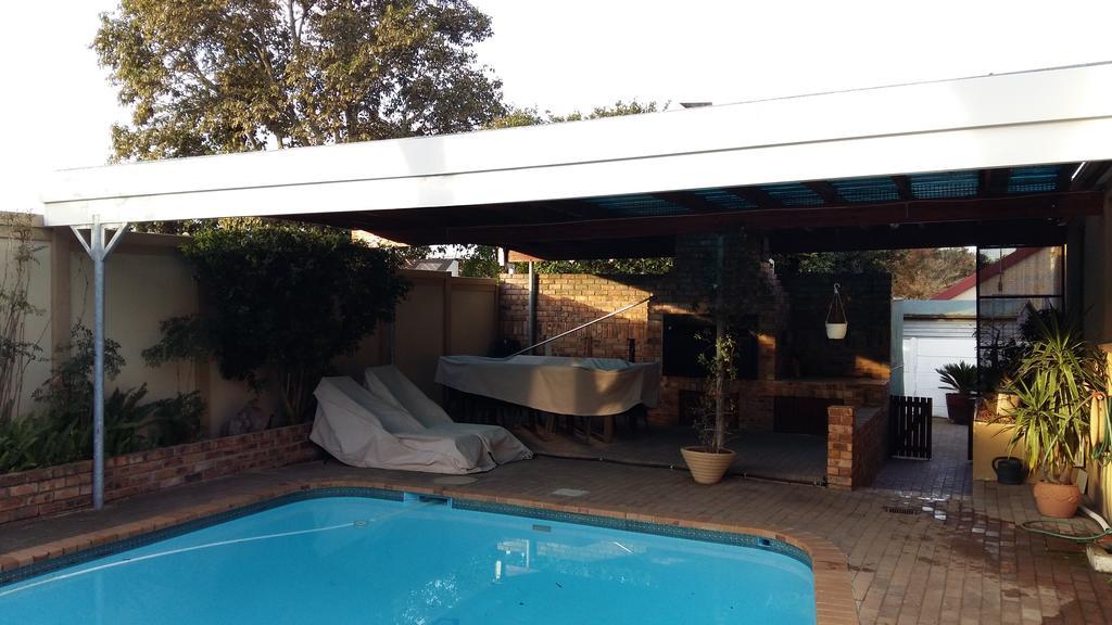 Old Oak Guest House Bellville Exterior photo